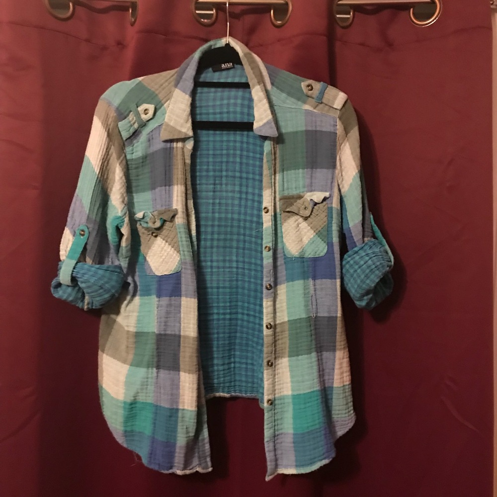 Button down collared shirt XL